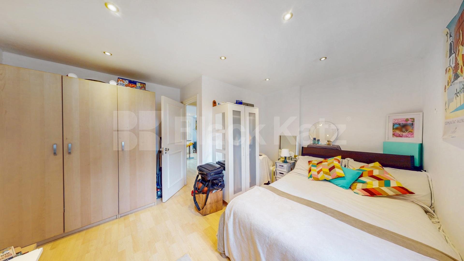 Spacious one bed with access to a garden mins to tube & shops Sutherland Avenue, Maida Vale
